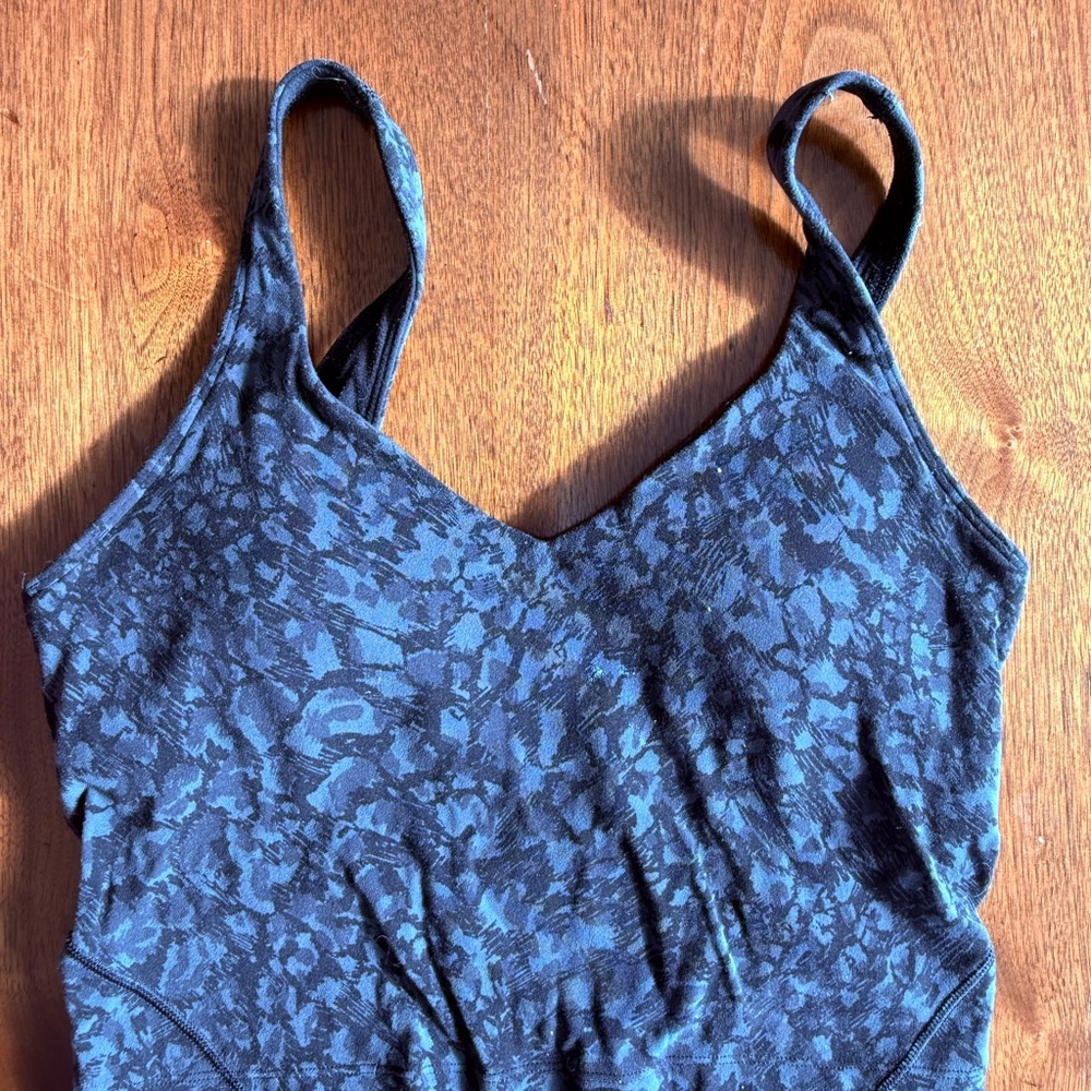 lululemon athletica black and grey Patterned Crop Top